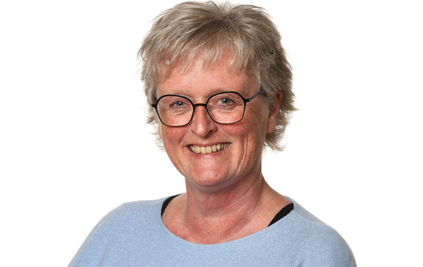 Portræt af Lisbeth Christensen, sekretær på Venø Efterskole.