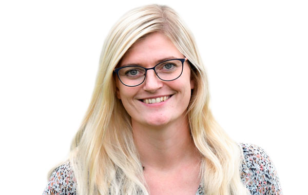 Portræt af Mette Ringgaard Pedersen, lærer i dansk, engelsk og idræt på Venø Efterskole.